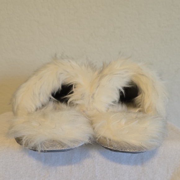 Foot Petals Gray and White Women's Slippers. Size 7-8 Like New - Picture 3 of 16